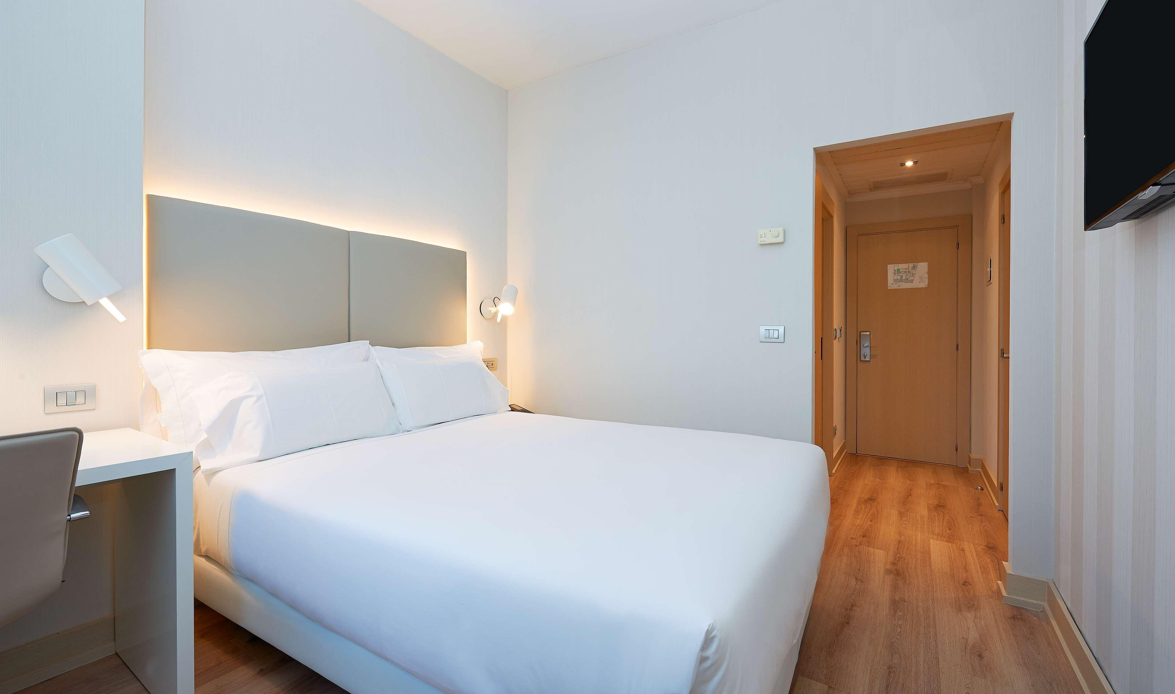 Nh Bilbao Deusto Hotel Екстериор снимка